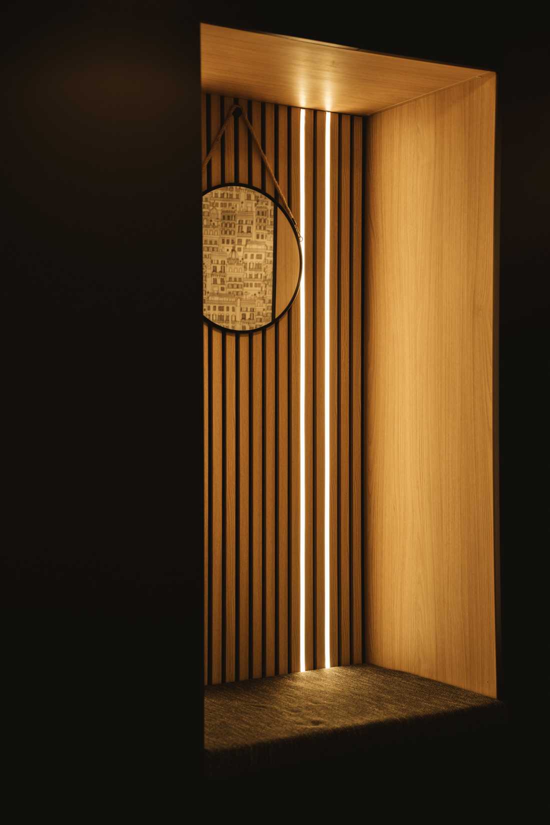 Niche lumineuse dans un appartement aménagé par un architecte d'intérieur