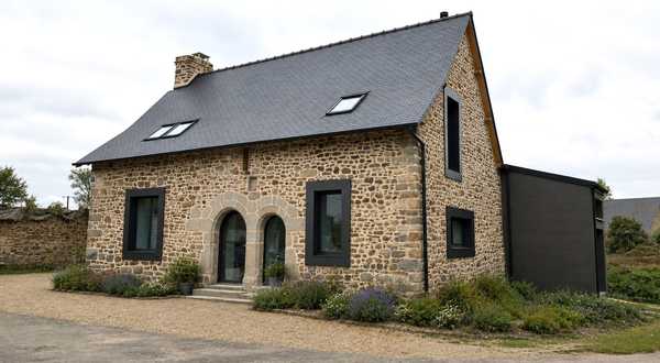 Restructuring and extension of a house