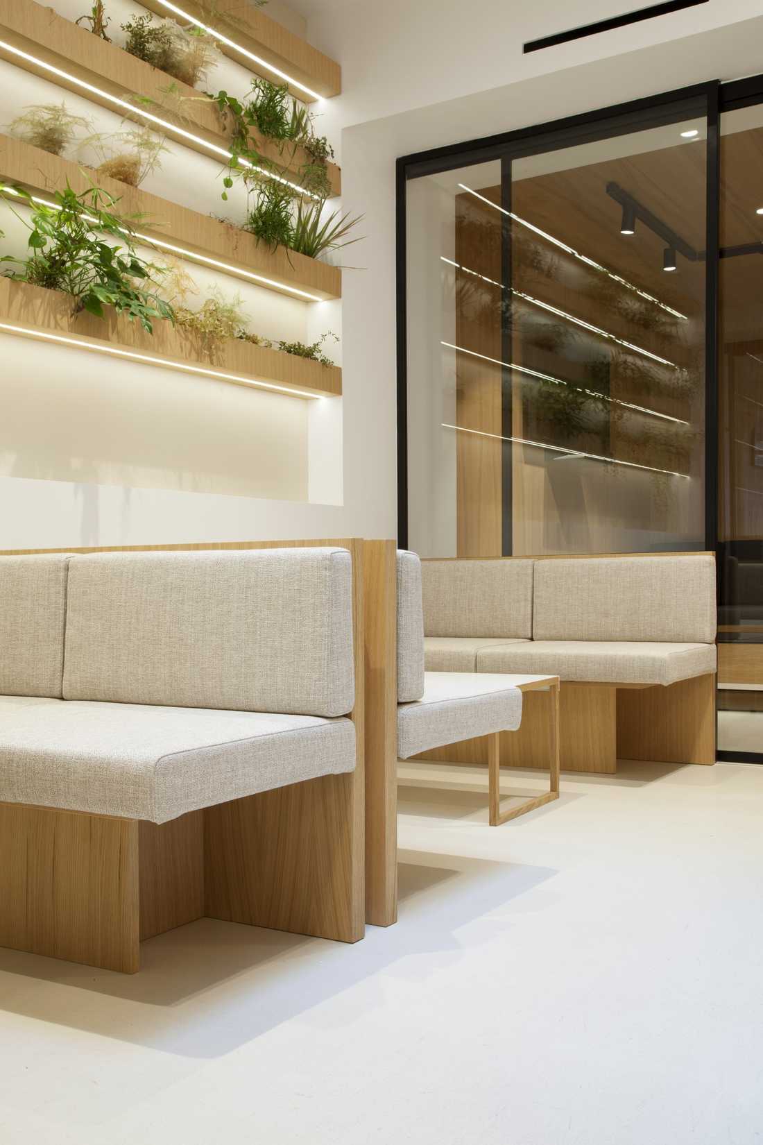 Aménagement d'une agence de voyage par un architecte d'interieur à Strasbourg