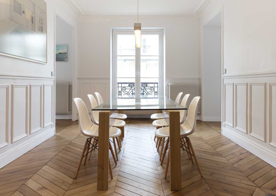 Salle à manger d'un appartement haussmannien rénové en Alsace