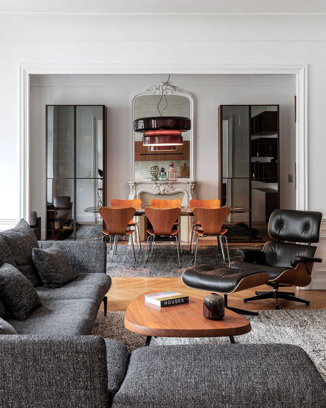 Décoration intérieure d'un appartement à Strasbourg avec mobilier et luminaire design