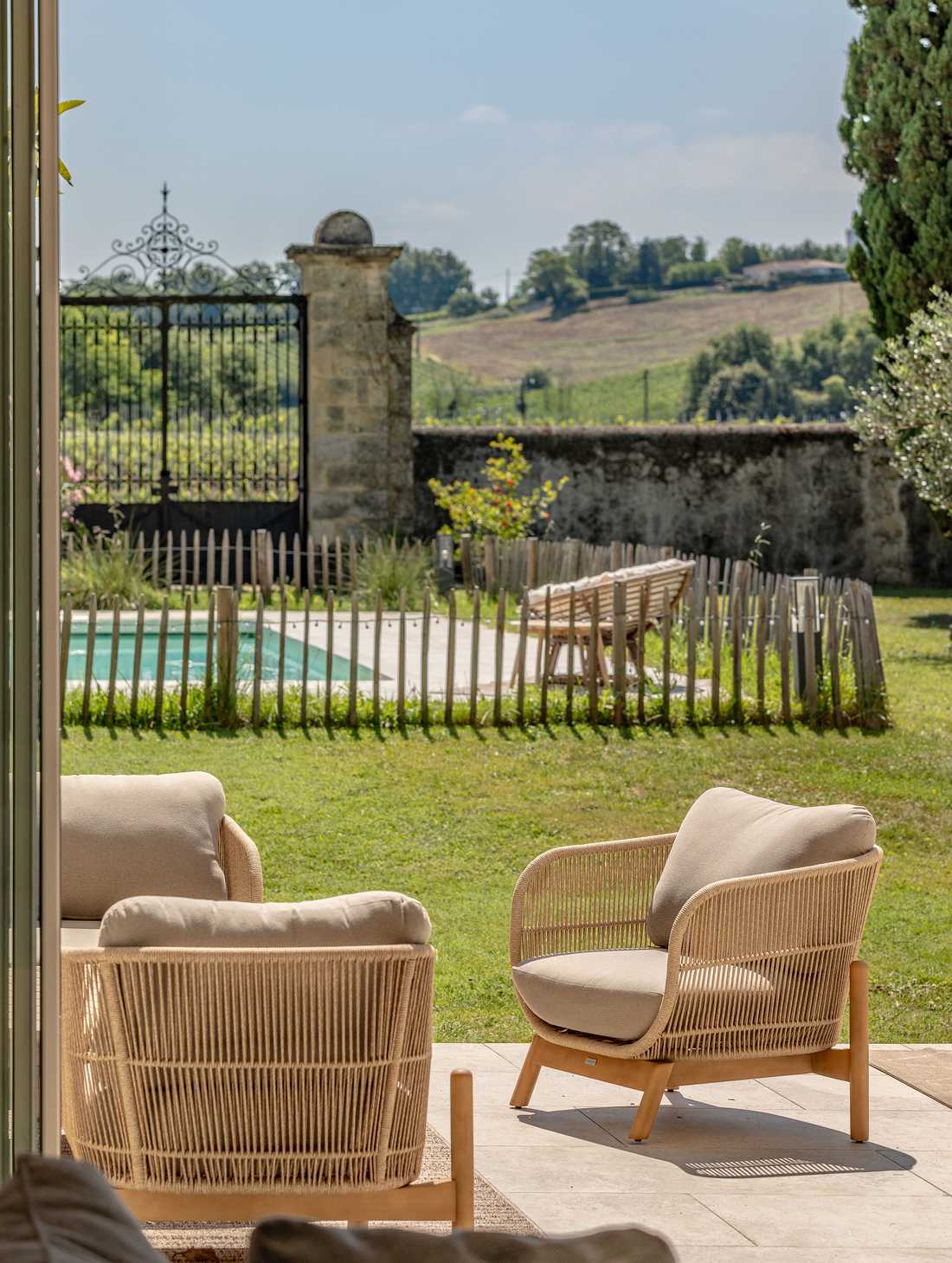 Aménagement paysager du jardin d'un chateau avec piscine dans le Bas-Rhin