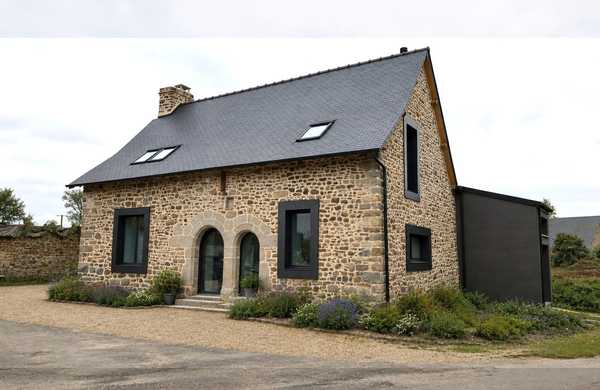 Extension d'une ancienne maison en pierre en Alsace