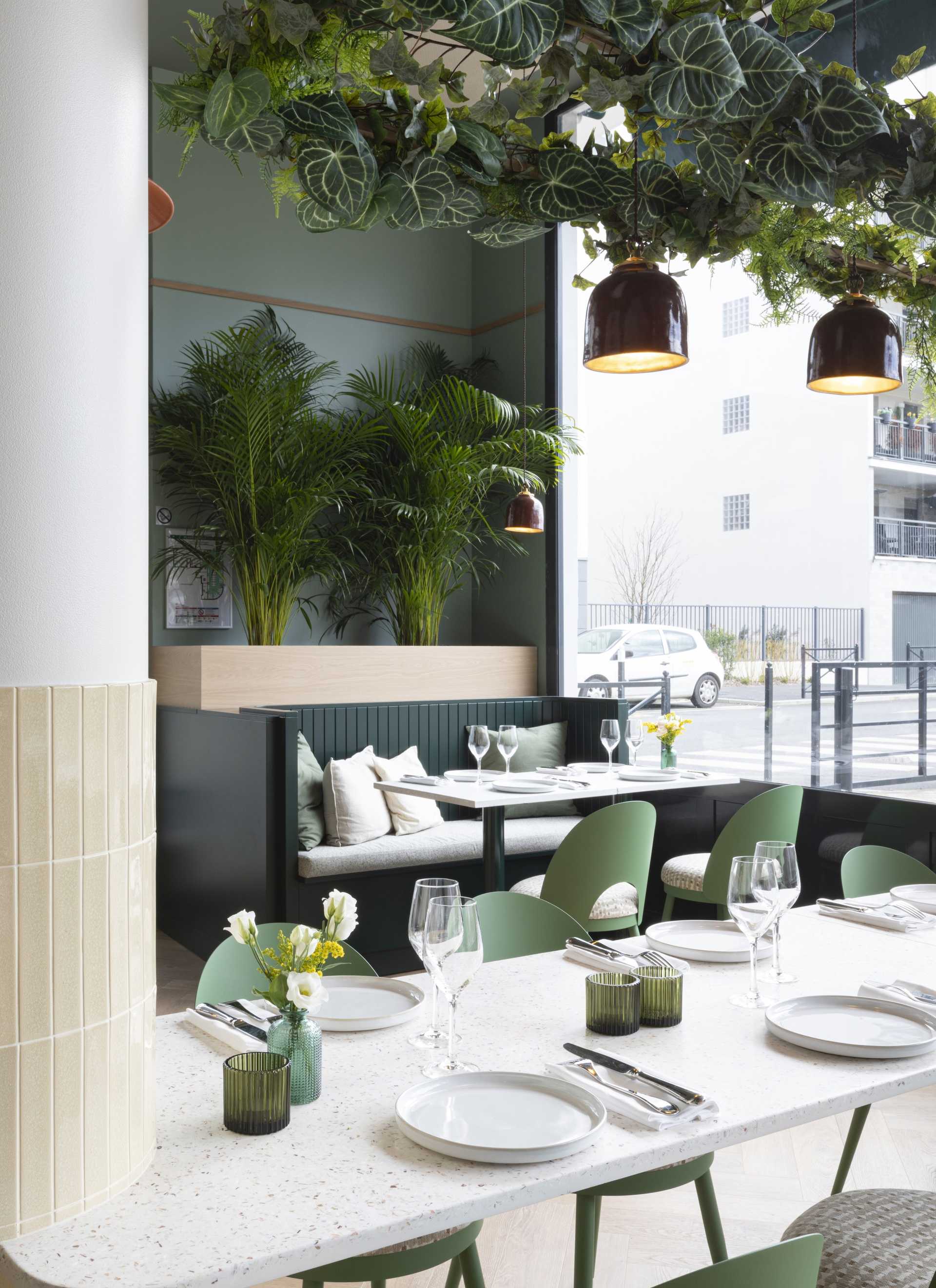 Renovation of a restaurant by an architect specializing in commercial architecture