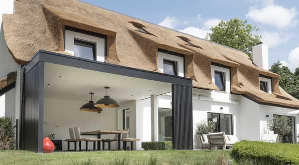 Aménagement d'une pool house par un paysagiste à Strasbourg